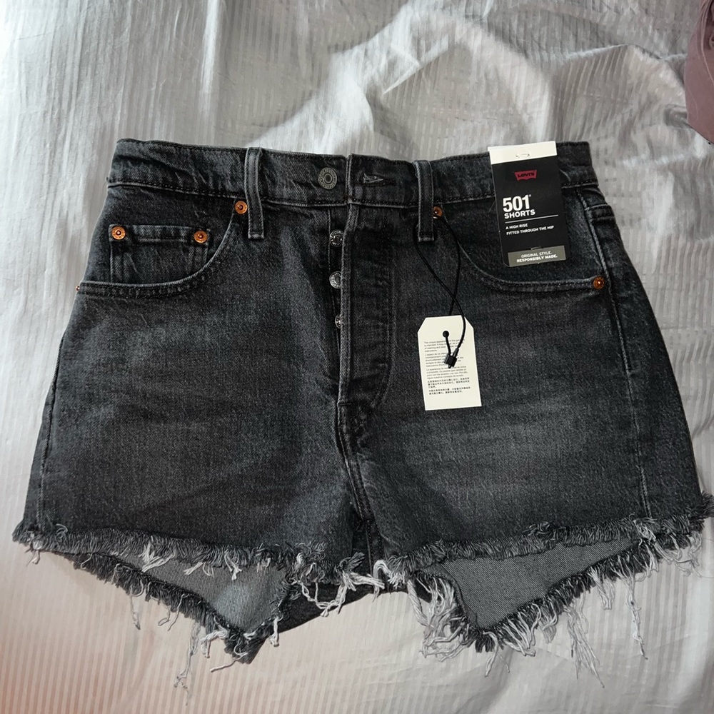 BNWT Levi 501 Black High Rise Shorts